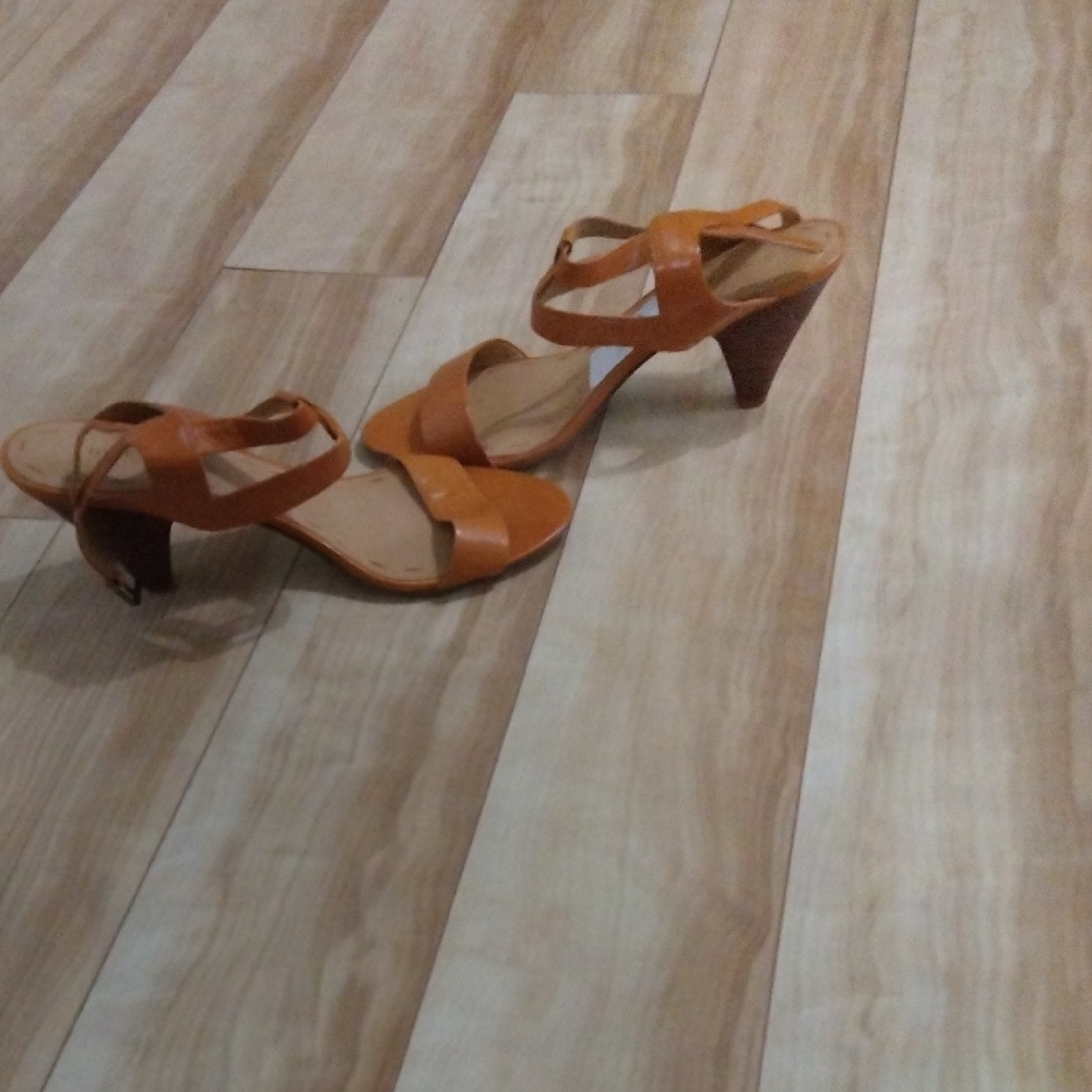 Women's Tan Heeled Sandals